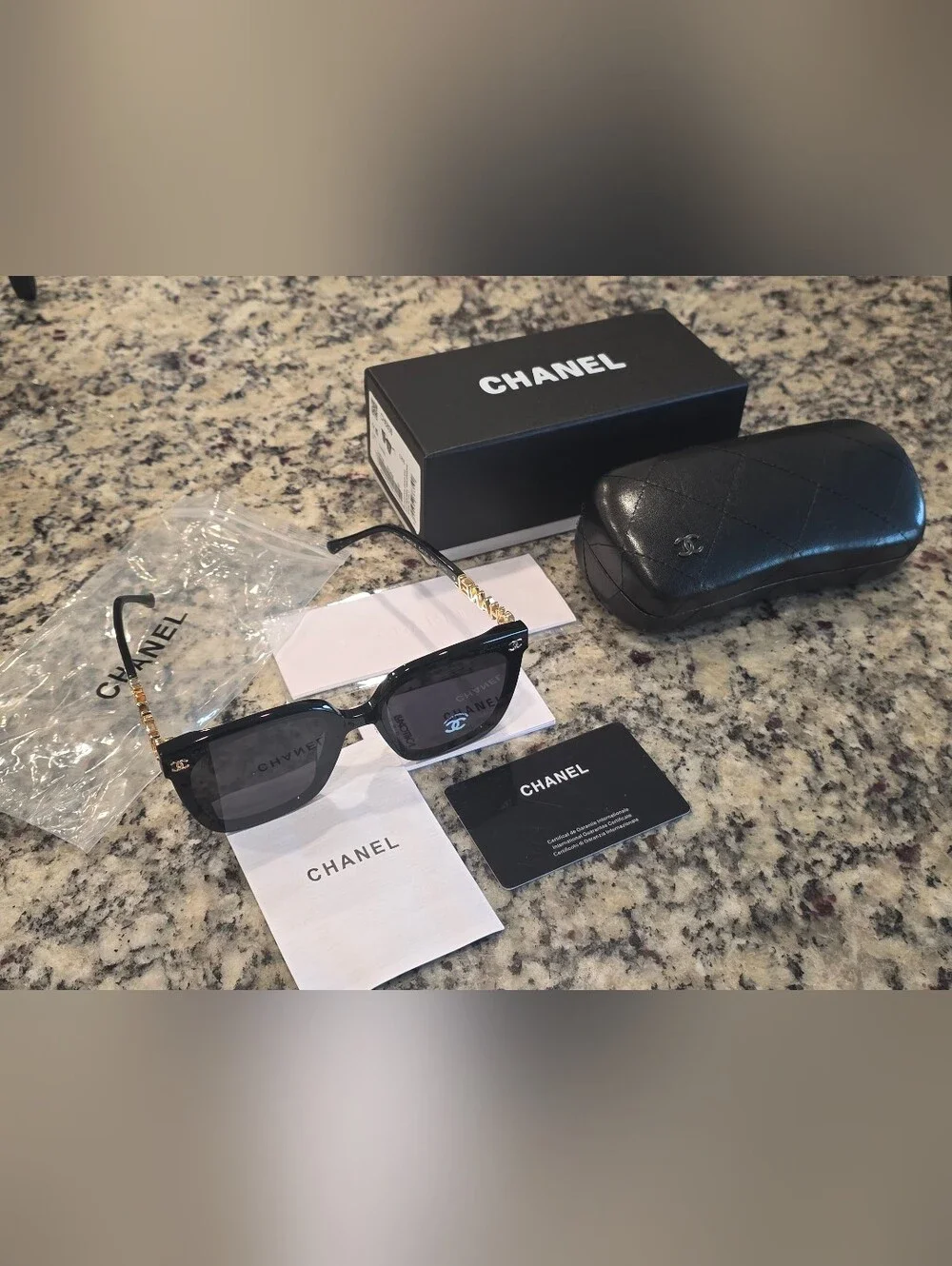 CHANEL elegant oversized